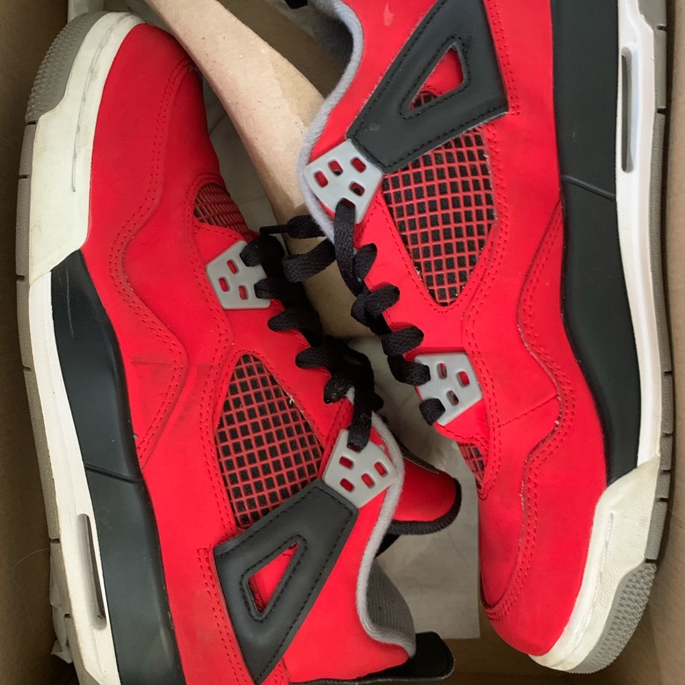 Air Jordan Retro 4